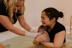 5 Kelebihan Water Birth,...