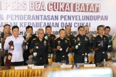 Bea Cukai Batam Tindak...