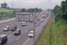 Liburan Natal Pagi Ini,...