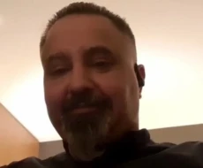 Apakah Taleb Abdulmohsen...