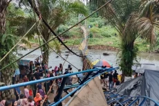 Jembatan Gantung di...