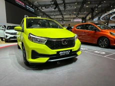 Spesifikasi Mobil Rental...