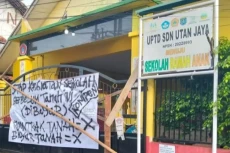 SDN Utan Jaya Dipalang...