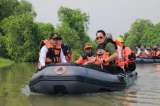 Pj Gubernur Jatim Pimpin...