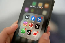 Studi: Menggunakan Media...