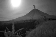 Gunung Semeru Erupsi...