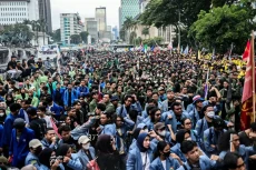 Demo Indonesia Gelap,...