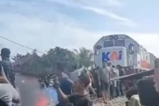 Perjalanan KA di Batubara...