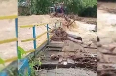Banjir Bandang Terjang...