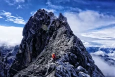 6 Fakta Puncak Carstensz,...