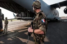 Tentara Prancis Mulai...