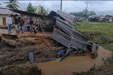 Banjir Besar Landa Kota...
