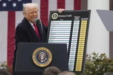 Donald Trump Ngamuk,...