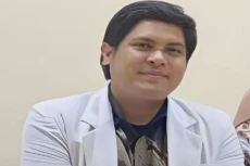 Profil dr M Syafril...