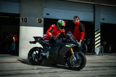 Motor Listrik Ducati...
