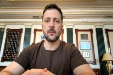 Zelensky: China Memasok...