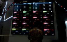 Investor Pantau Negosiasi...
