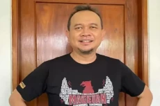 Profil Cak Lontong,...