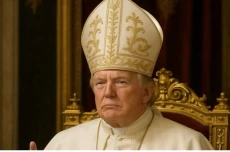 Donald Trump Unggah...
