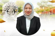 Yulianti, Dekan Wanita...