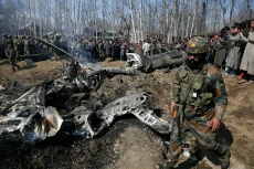 Pakistan Rekrut Warga...