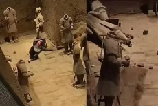 Turis Masuk China Tanpa...