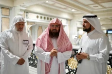 Sheikh Sudais Luncurkan...