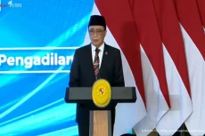 1.451 Hakim Dikukuhkan,...