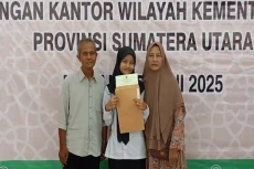 Kisah Khairunnisa, Sarjana...