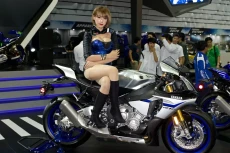 Yamaha R1 dengan Mesin...