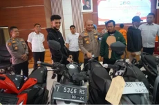 37 Kali Beraksi Curi...
