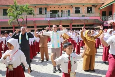 Surabaya Deklarasikan...