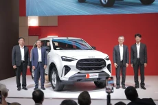 Isuzu Hadirkan Inovasi...