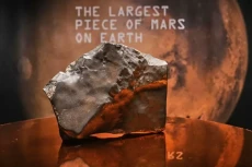 Meteorit Mars Dijual...