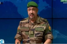 Militer Mali Tangkap...