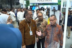 Distribusikan Uang Layak...