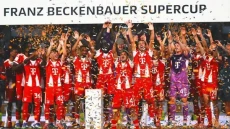 Bayern Muenchen Juara...