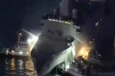 Kapal Perang AS Terbakar...