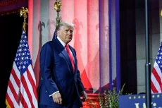 Kebijakan Donald Trump...
