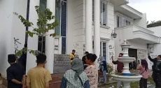 MUI Minta Massa Kembalikan...
