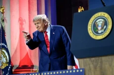 Ketika Trump Sebut Rusia,...