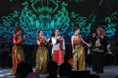 Keren! Perpaduan Musik...