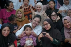 Luncurkan KELUARGA CEMARA,...