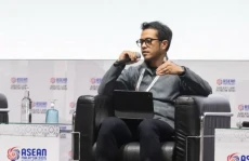 Strategi Perusahaan...