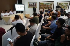Diskusi Forum Warga...