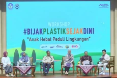 Generasi Bijak Plastik:...