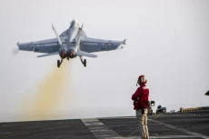 Jet Tempur dan Helikopter...