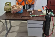 Polda Riau Tangkap 2...