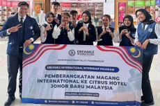 Mahasiswa Dreamile International...