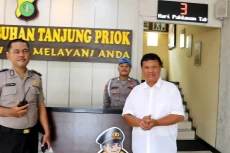 Pengamat Komunikasi...